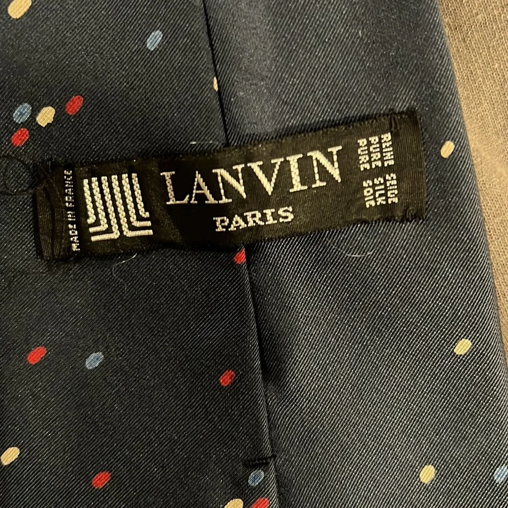 🔹 Lanvin Paris Necktie